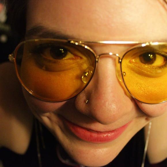 Meet your Posher, Stephanie - Picture 1 of 1